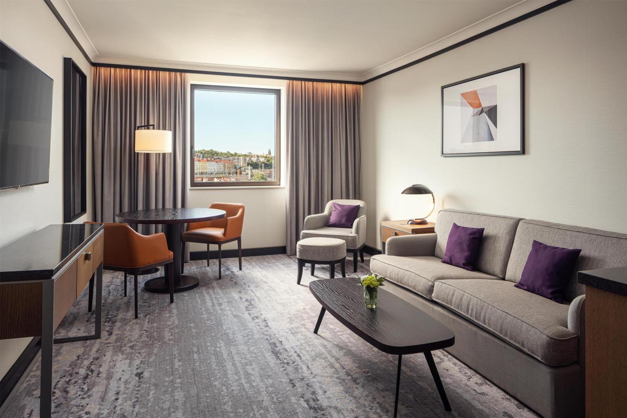 King Executive Suite